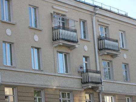 Идеи домашнего бизнеса. Съемные балконные конструкции, или Готовимся к приезду Петрова338450