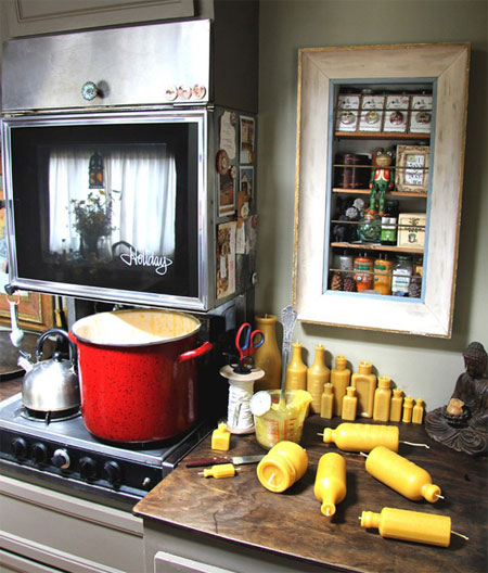 Кухня внутри дома на колесах, на которой можно не только готовить, но и делать бизнес528450